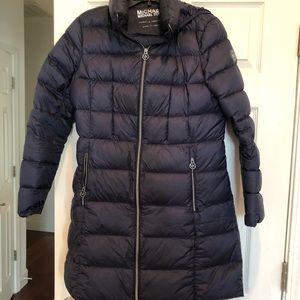 Michael Michael kores winter jacket. Hooded.Size- large.excellent condition.